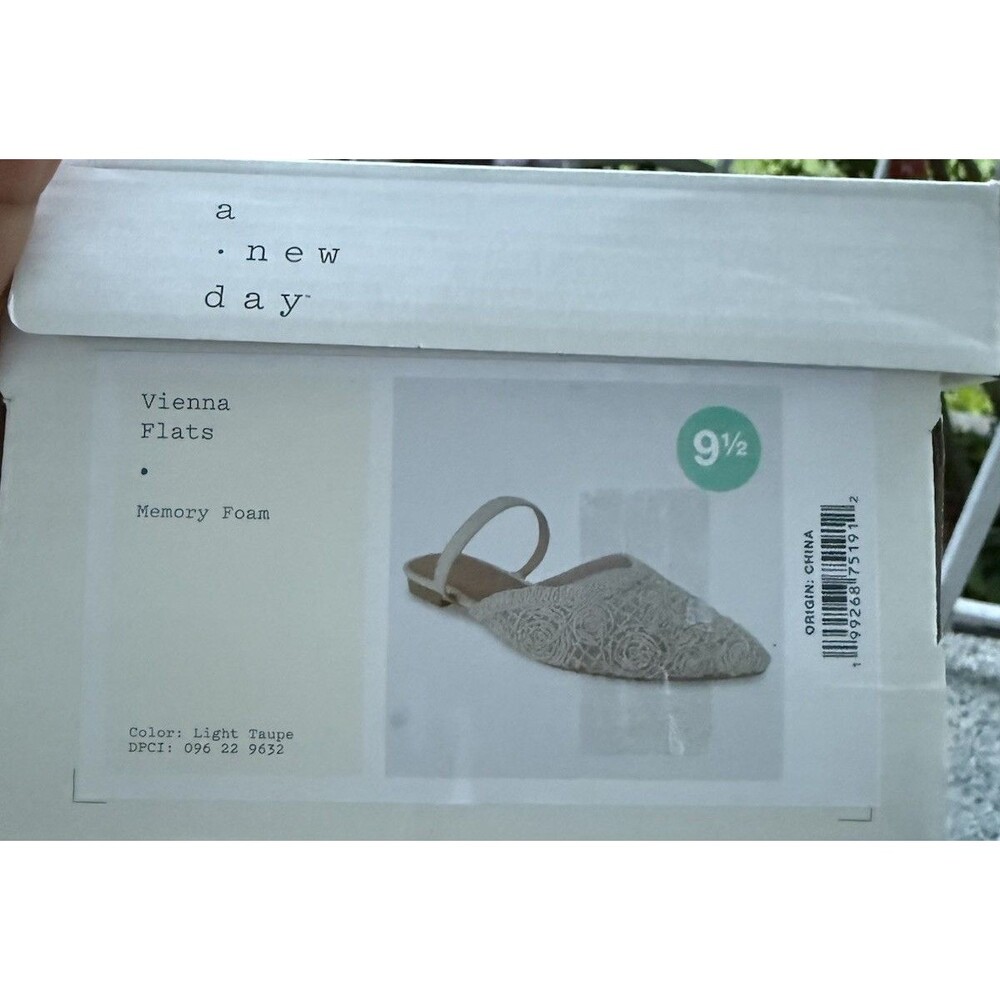 Women’s Vienna Flats with Memory Foam Insole - A New Day Light 9.5 NWB - Picture 5 of 6